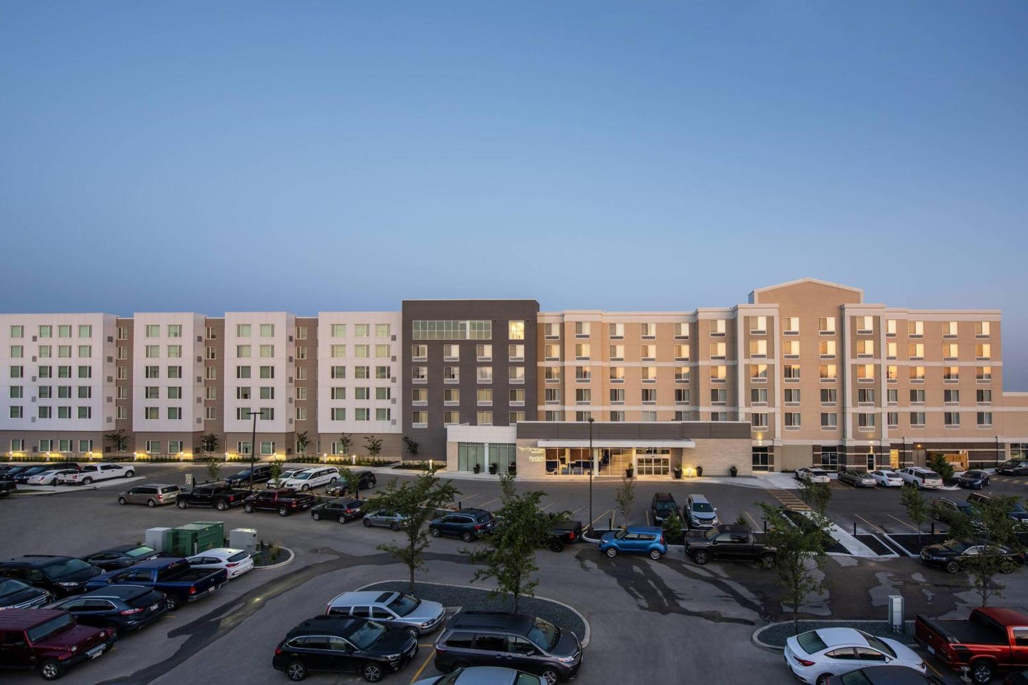 Fairfield Inn & Suites By Marriott Winnipeg Exterior photo
