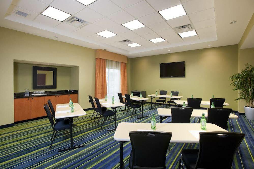 Fairfield Inn & Suites By Marriott Winnipeg Exterior photo